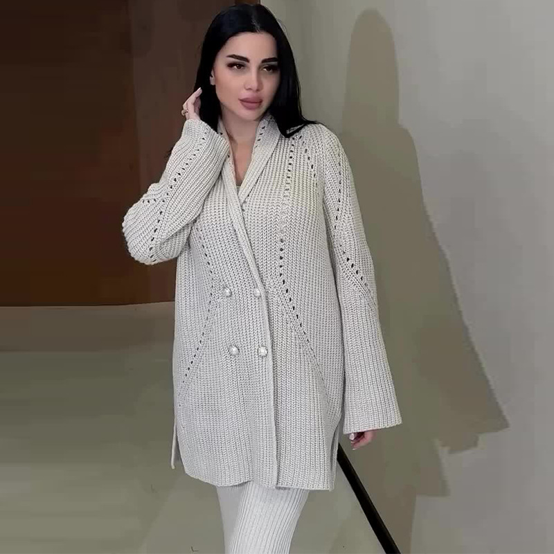 Damen-Set aus einfarbigem Strickpullover mit Knöpfen und langem Rock