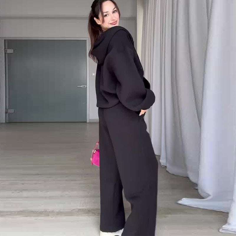 Modisches zweiteiliges Set aus Kapuzenpulli und Jogginghose für Damen