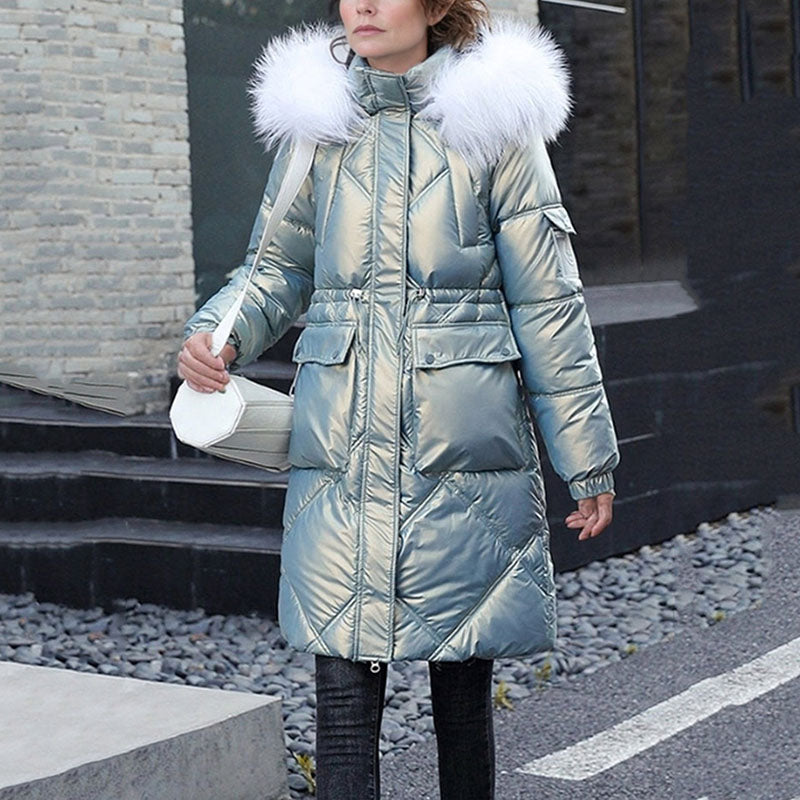 Glänzender gesteppter Damen-Wintermantel mit Kunstpelzbesatz an der Kapuze