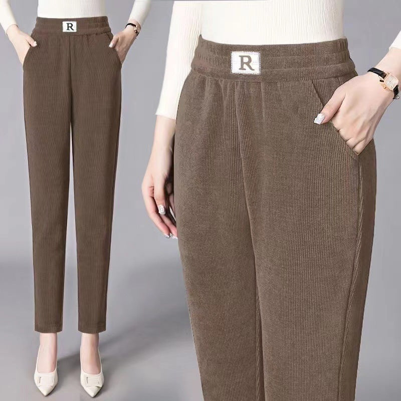 Weibliche Herbst- und Winterhose in dickem Samt