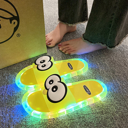 🔥Letzter Tag: 50% Rabatt! ⏰👣👀Süße Hausschuhe mit leuchtenden Cartoon-Motiven