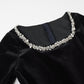 Elegantes Langarmkleid mit eckigem Ausschnitt