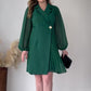 Unifarbenes Kleid mit Reverskragen und Rüschensaum