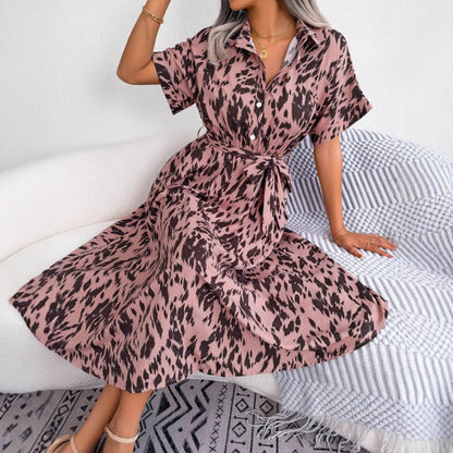 Langes Hemdkleid mit Leopardenmuster und V-Ausschnitt und Revers für Damen