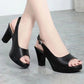 Peep-Toe-Sandalen mit hohem Absatz und Schnalle