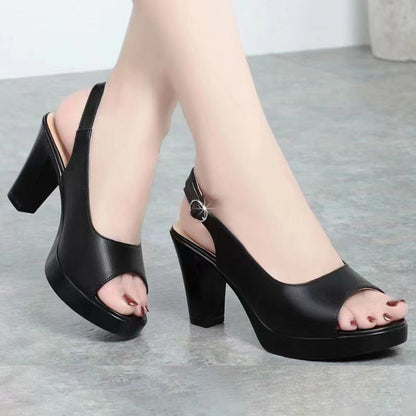 Peep-Toe-Sandalen mit hohem Absatz und Schnalle