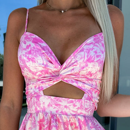 Rosa ärmelloses Kleid mit Blumenmuster, Taillenausschnitt und V-Ausschnitt