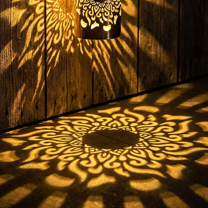 🔥 Mehr kaufen – mehr sparen! 💎 Solar-Mandalaleuchte für Garten & Terrasse – 2-in-1 Boden- & Wandleuchte mit Vintage-Projektion, IP65 & Rostfrei 🌿🌙