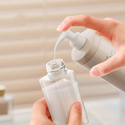 🚗💧 Tragbare Vier-in-Eins-Aufbewahrungsflasche ✨ Ideal für unterwegs 🧳