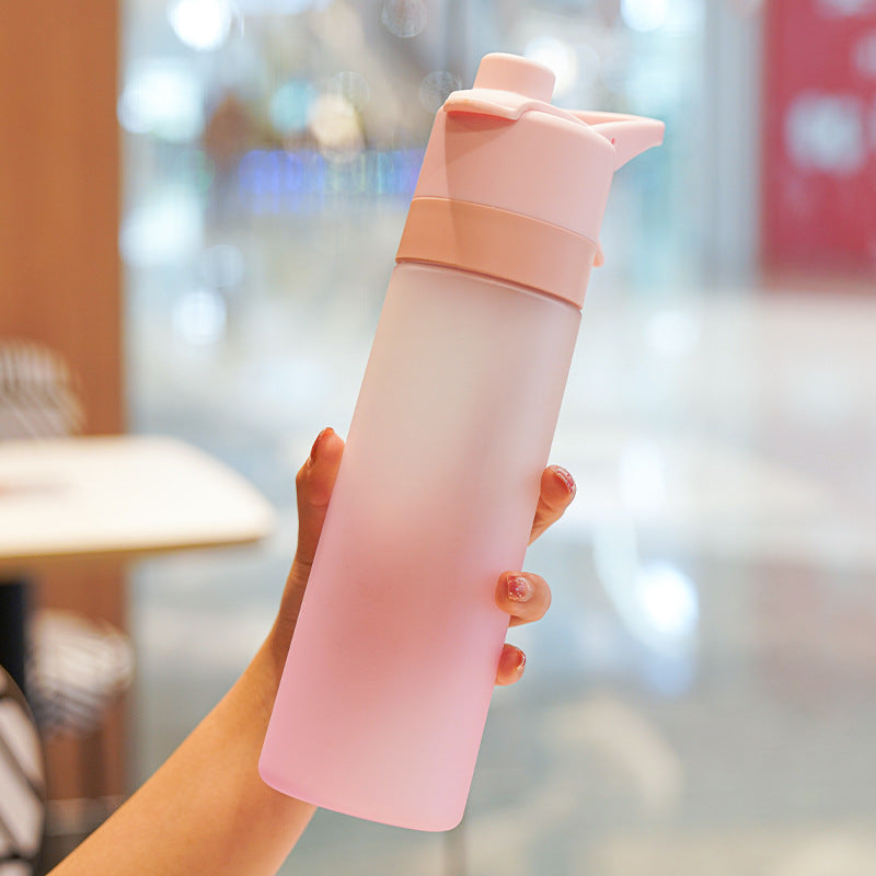 🌬️ 2-in-1 Trinkflasche mit Sprühkopf – erfrischt & befeuchtet Haut, perfekt für heiße Tage, Radfahren, Wandern & Camping