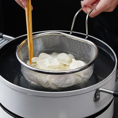 【⏰Limitiertes Angebot – 50% Rabatt】🍳 Hochwertiges Edelstahlsieb mit Griff – Praktisch zum Abseihen, Waschen & Kochen